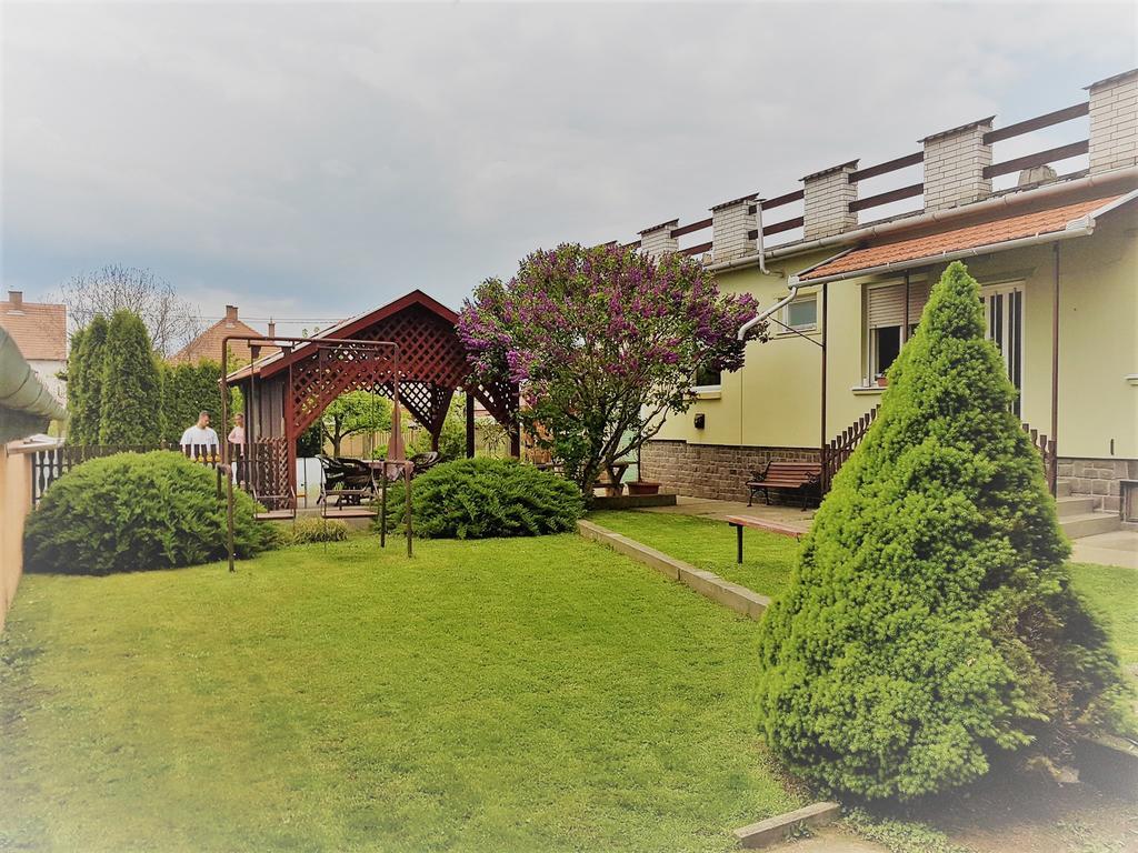 Kovacs Vendeghaz Apartment Mátraderecske Exterior photo